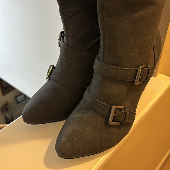 Tall wedge boots, never worn - Picture 2 of 7